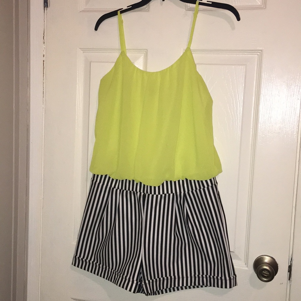 Short romper in excellent condition